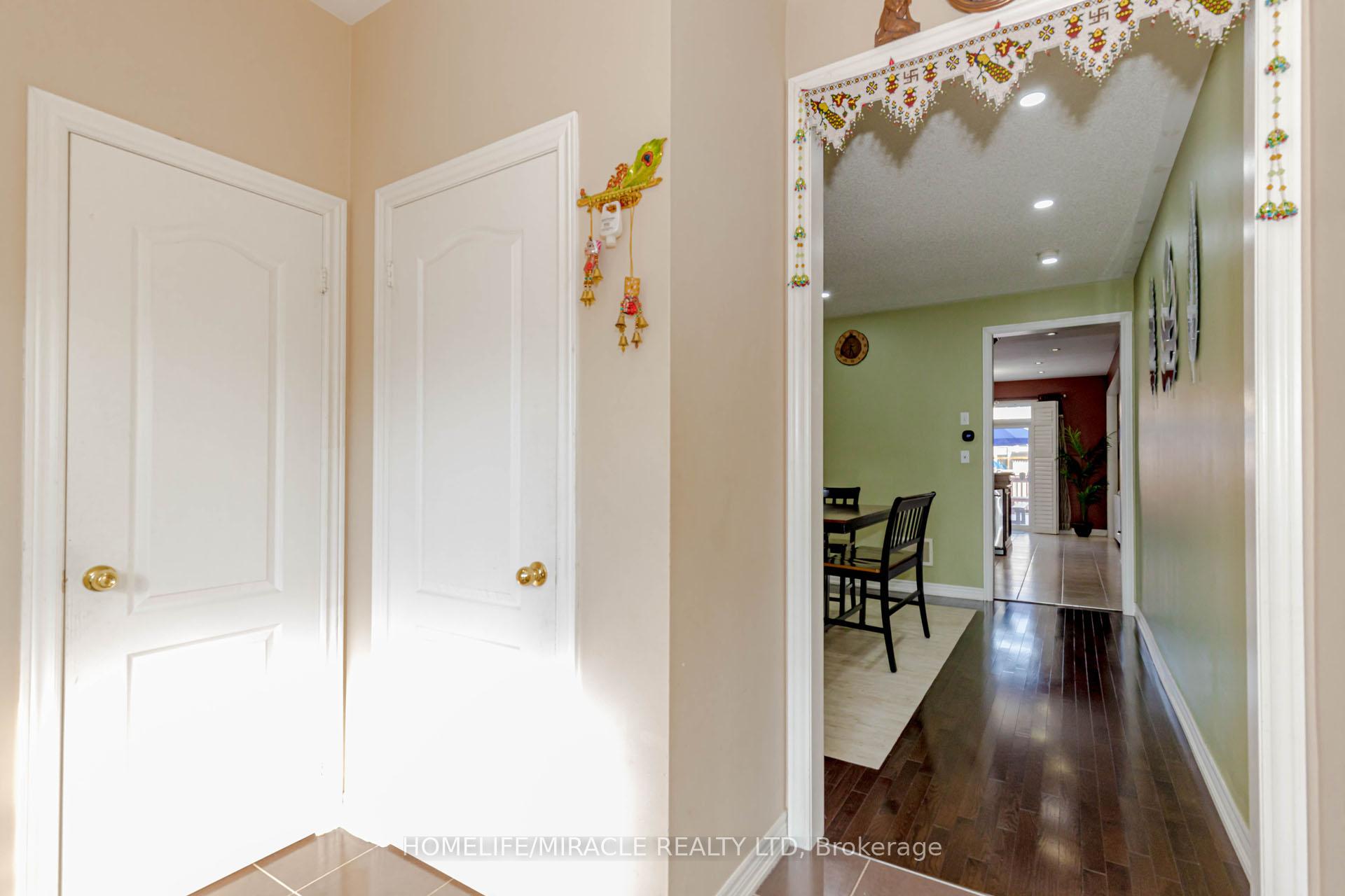 Photo 2 of 27 Fossil Street, Brampton, Bram East — HOMEH