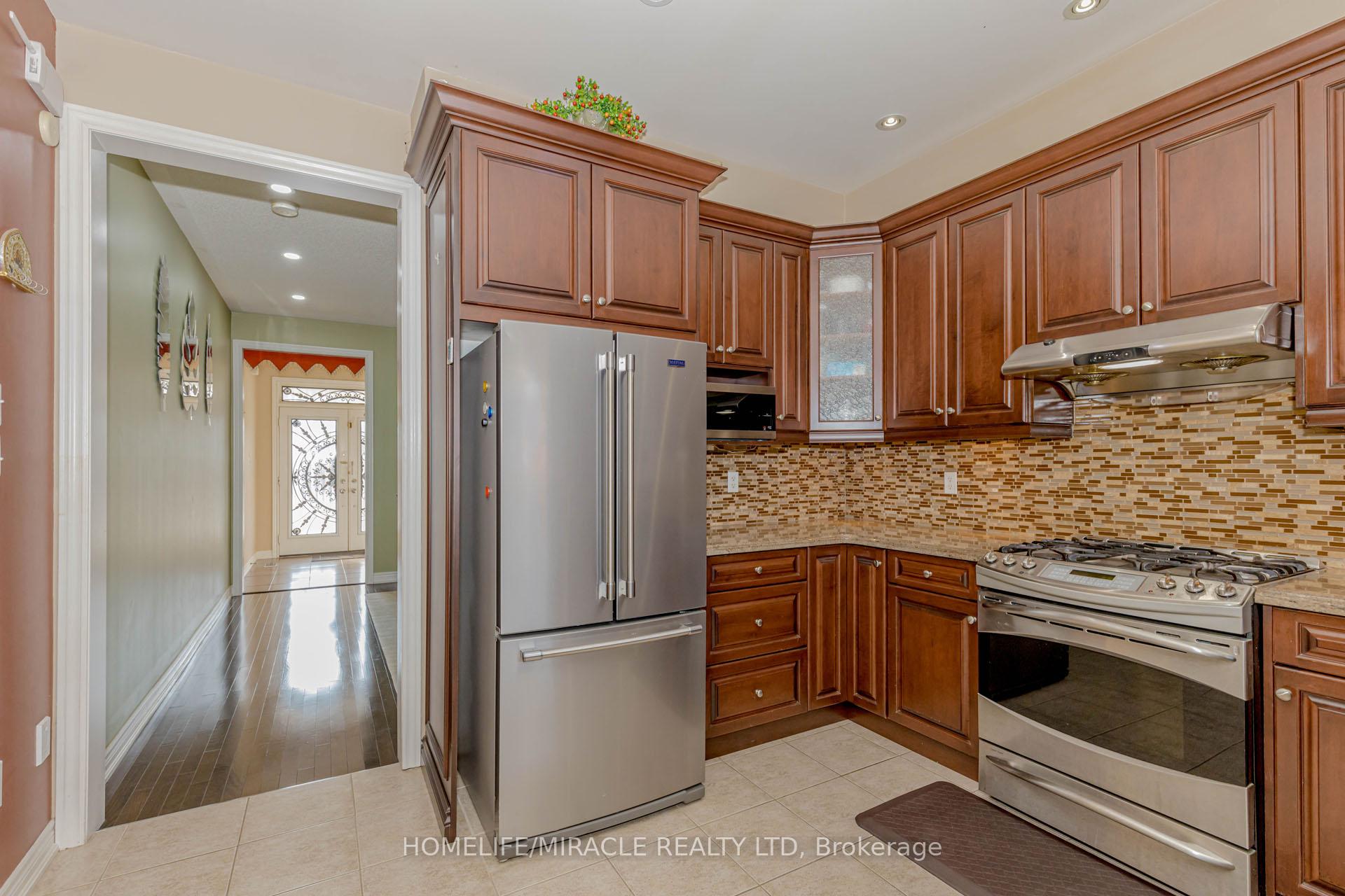 Photo 7 of 27 Fossil Street, Brampton, Bram East — HOMEH