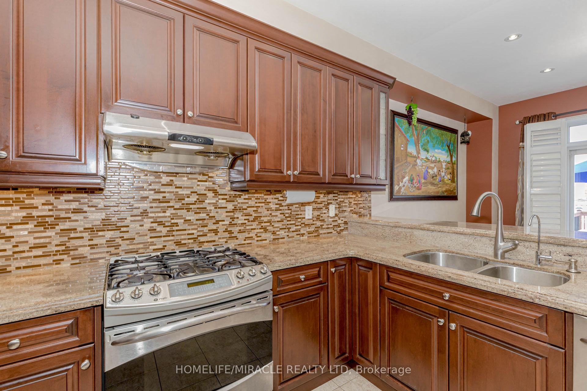 Photo 24 of 27 Fossil Street, Brampton, Bram East — HOMEH
