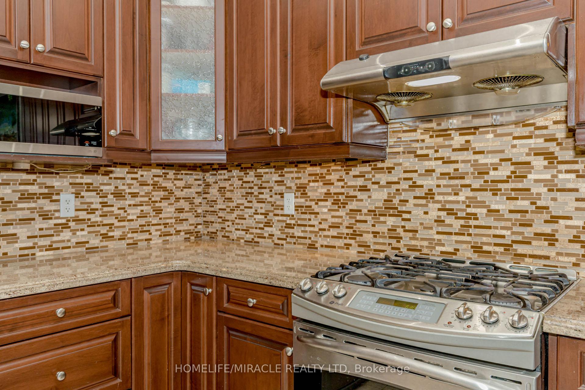 Photo 19 of 27 Fossil Street, Brampton, Bram East — HOMEH