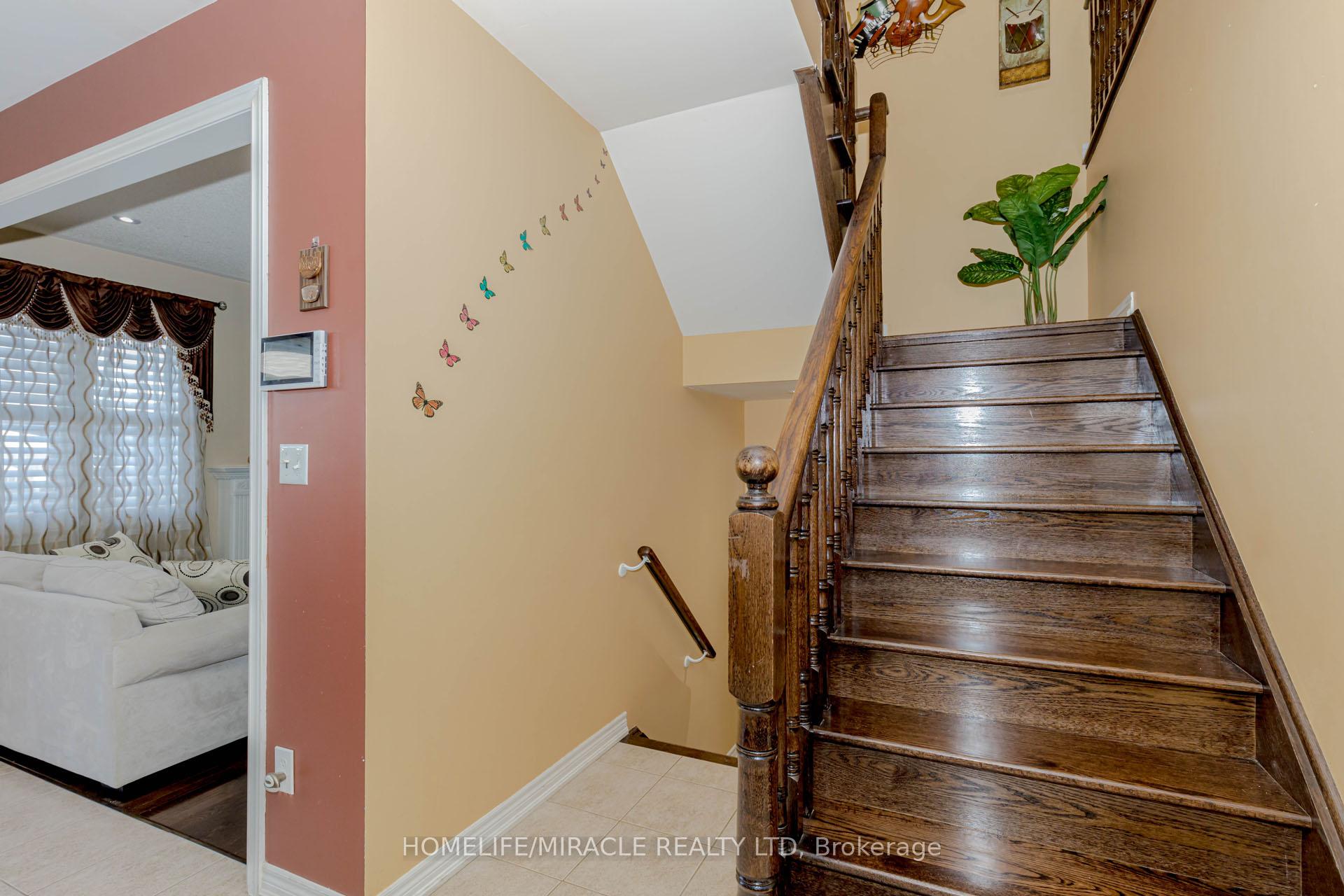 Photo 10 of 27 Fossil Street, Brampton, Bram East — HOMEH