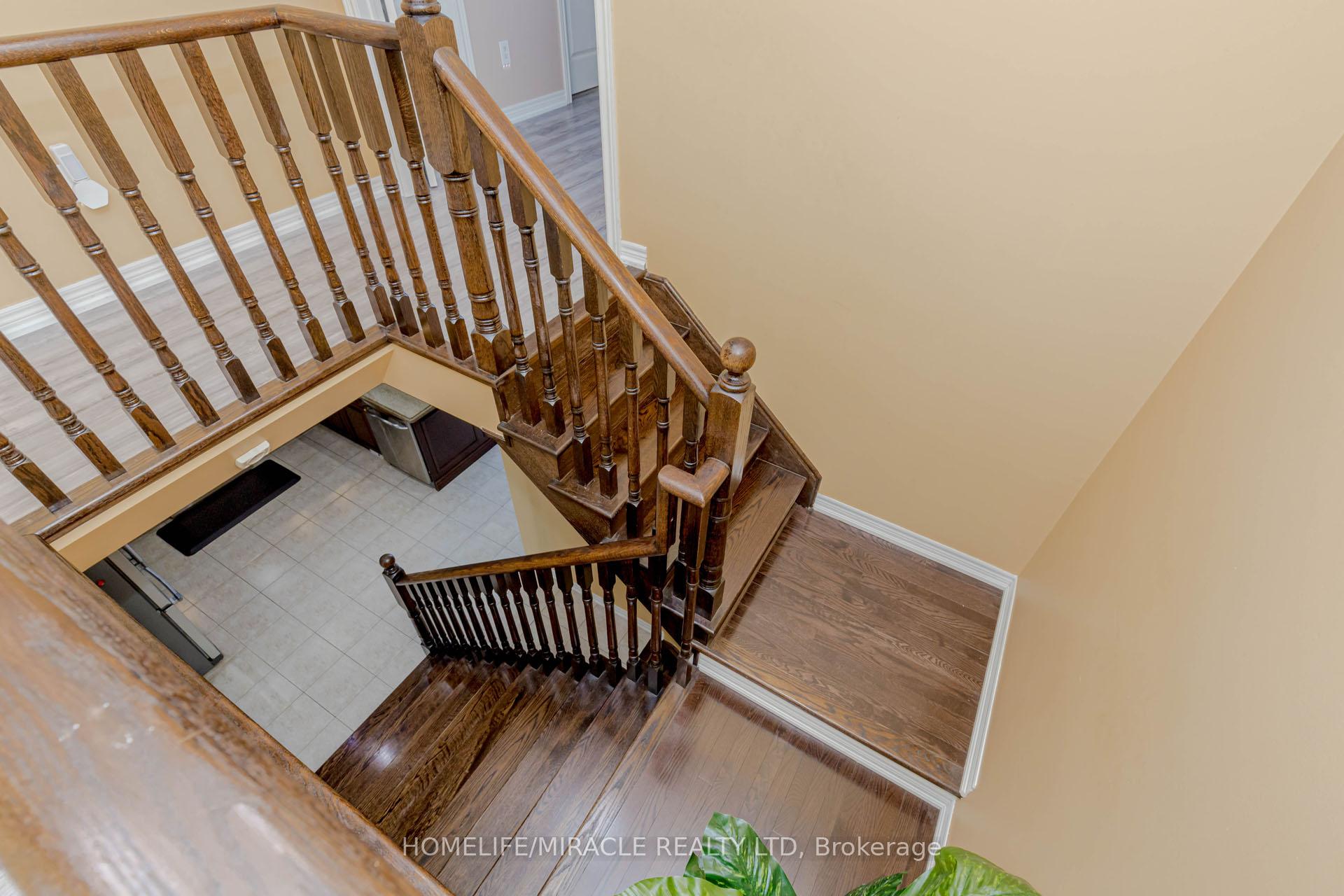 Photo 13 of 27 Fossil Street, Brampton, Bram East — HOMEH