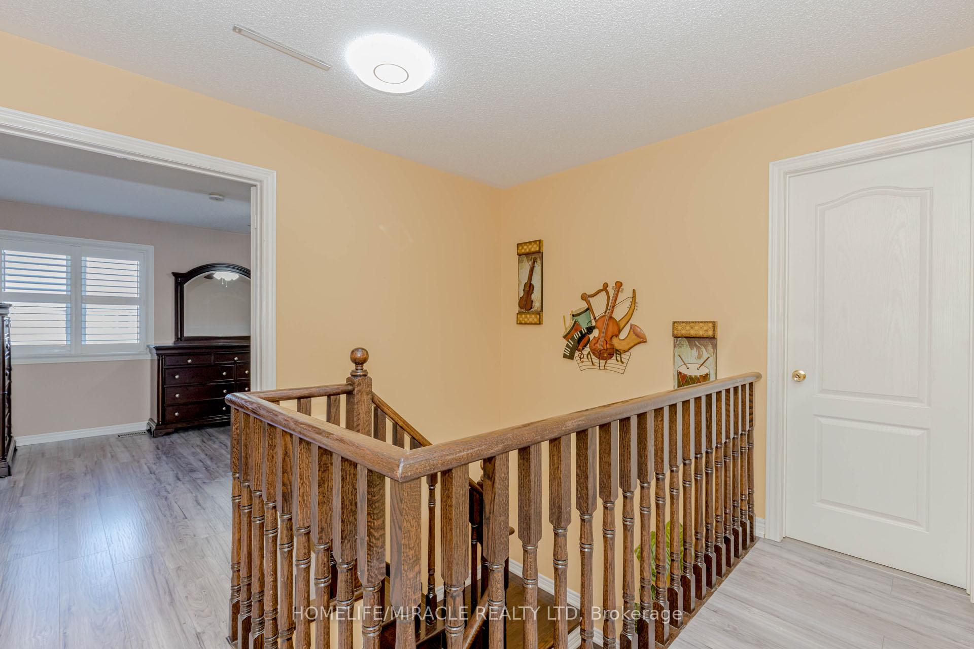 Photo 18 of 27 Fossil Street, Brampton, Bram East — HOMEH