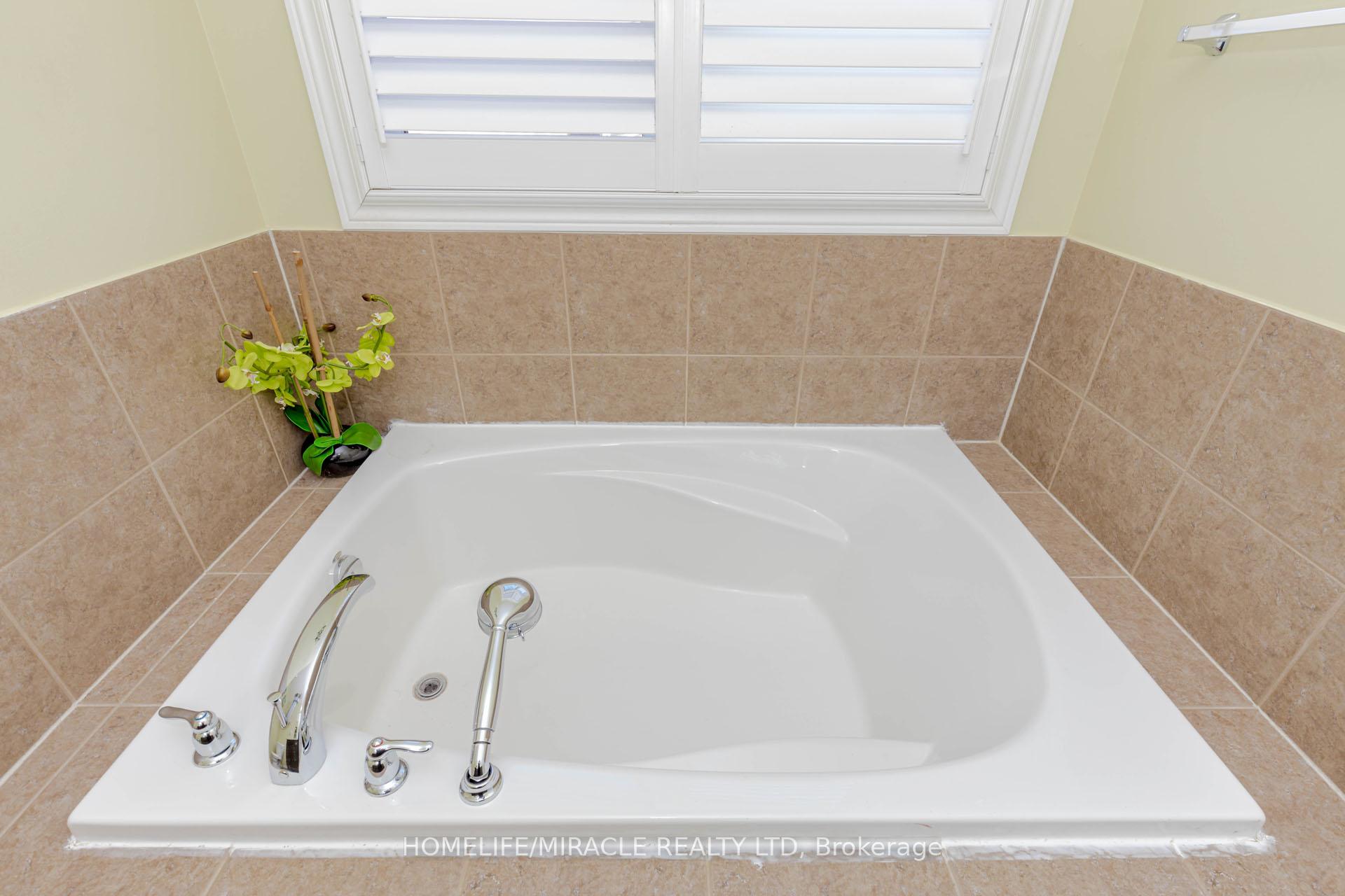 Photo 20 of 27 Fossil Street, Brampton, Bram East — HOMEH