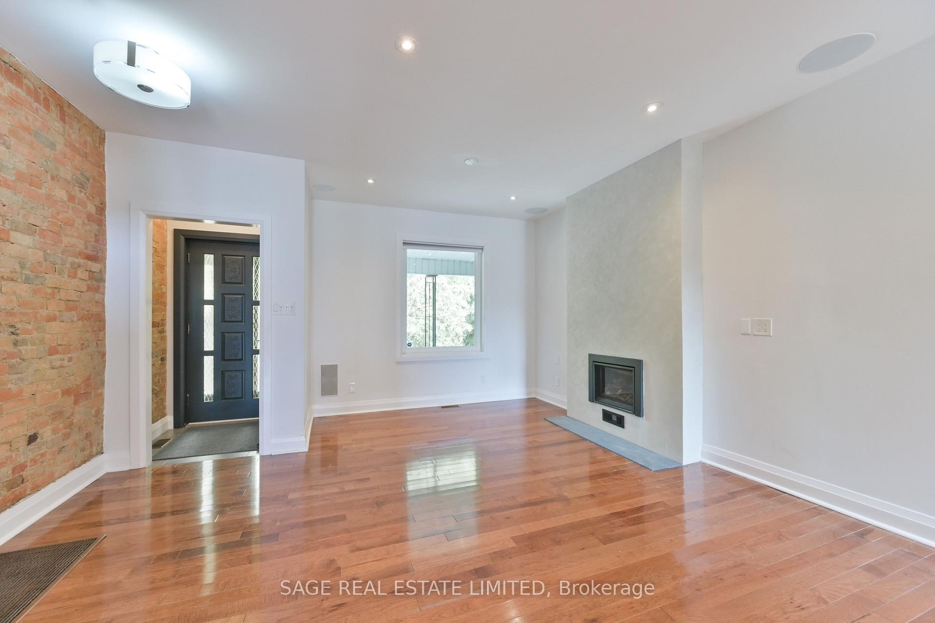 Photo 4 of 498 Crawford Street, Toronto, Palmerston-Little Italy — HOMEH