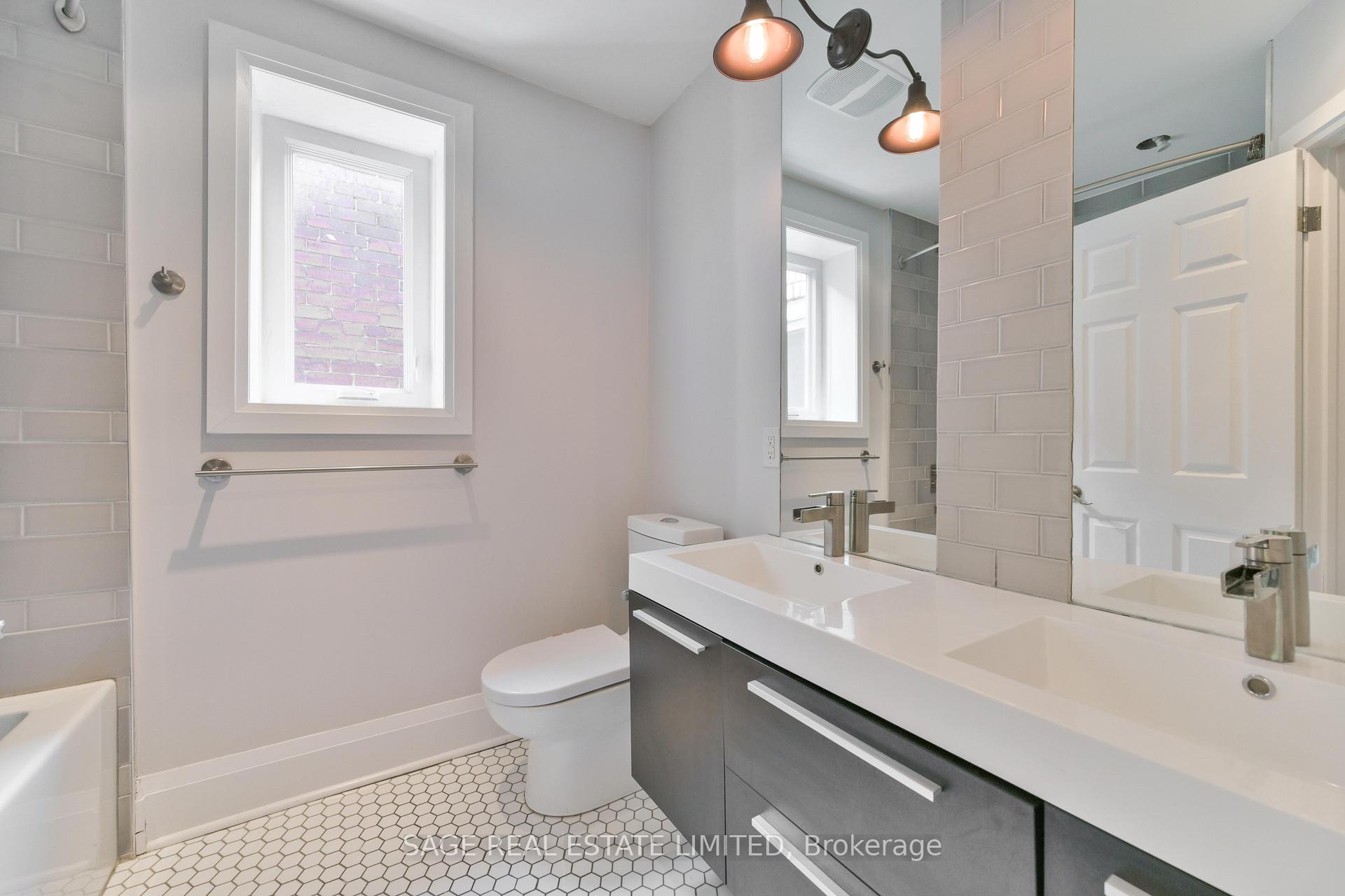 Photo 15 of 498 Crawford Street, Toronto, Palmerston-Little Italy — HOMEH