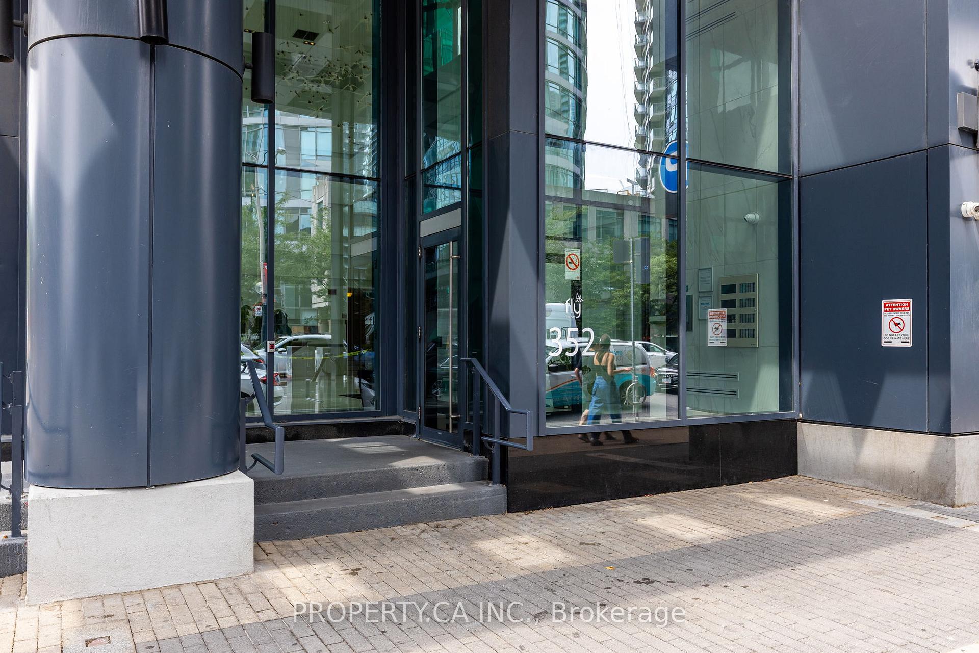 Photo 3 of Unit 2118, 352 Front Street, Toronto, Waterfront Communities — HOMEH