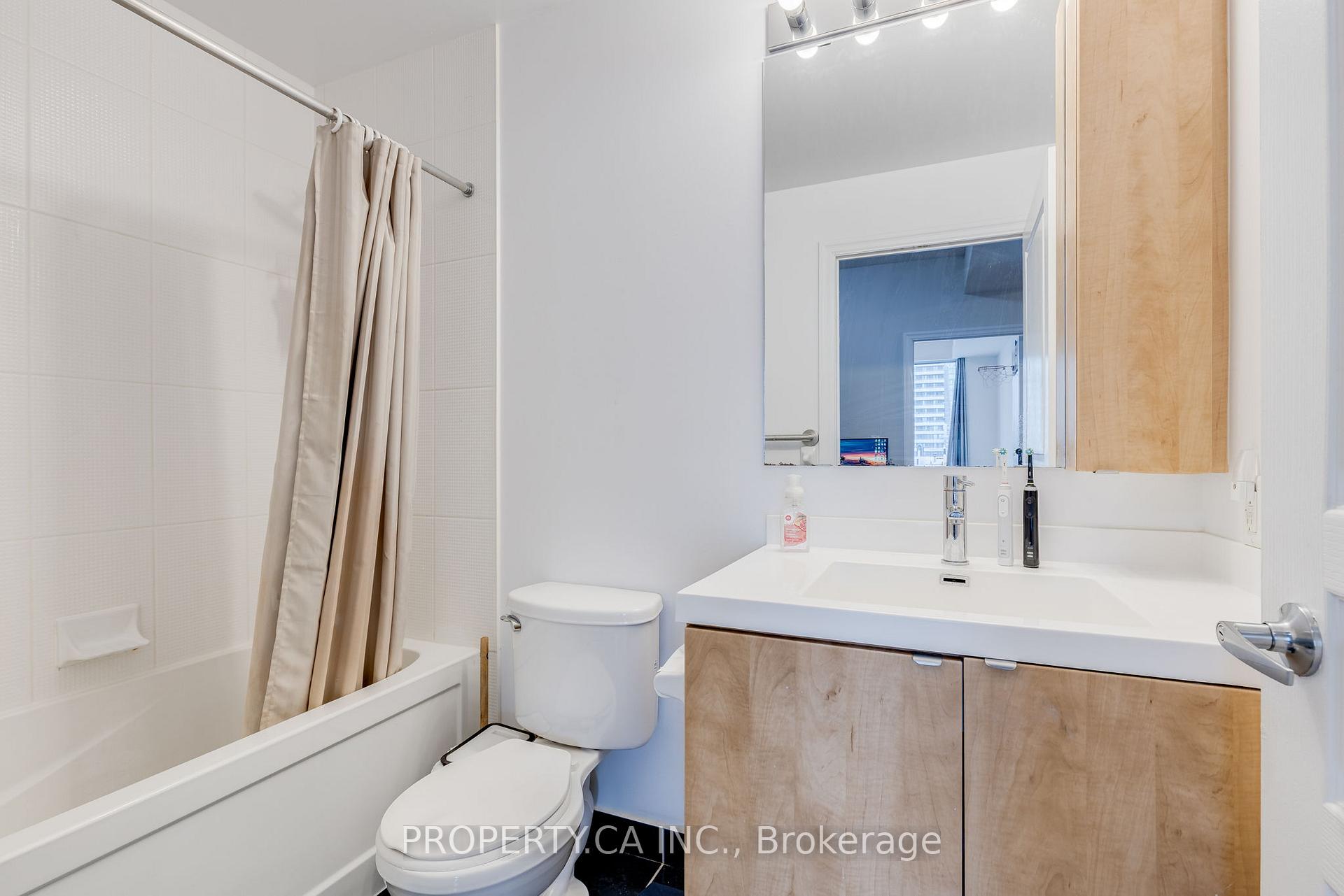 Photo 13 of Unit 2118, 352 Front Street, Toronto, Waterfront Communities — HOMEH