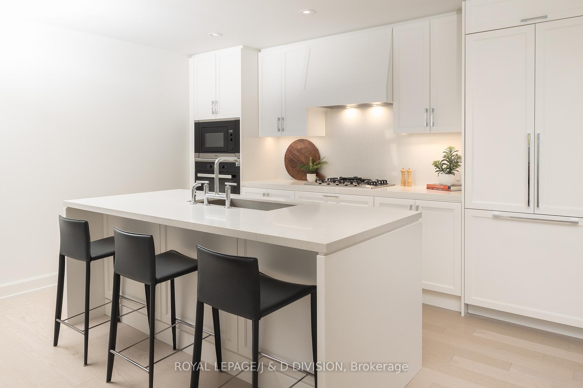 Photo 9 of Unit 407, 1 Strathgowan Avenue, Toronto, Lawrence Park South — HOMEH