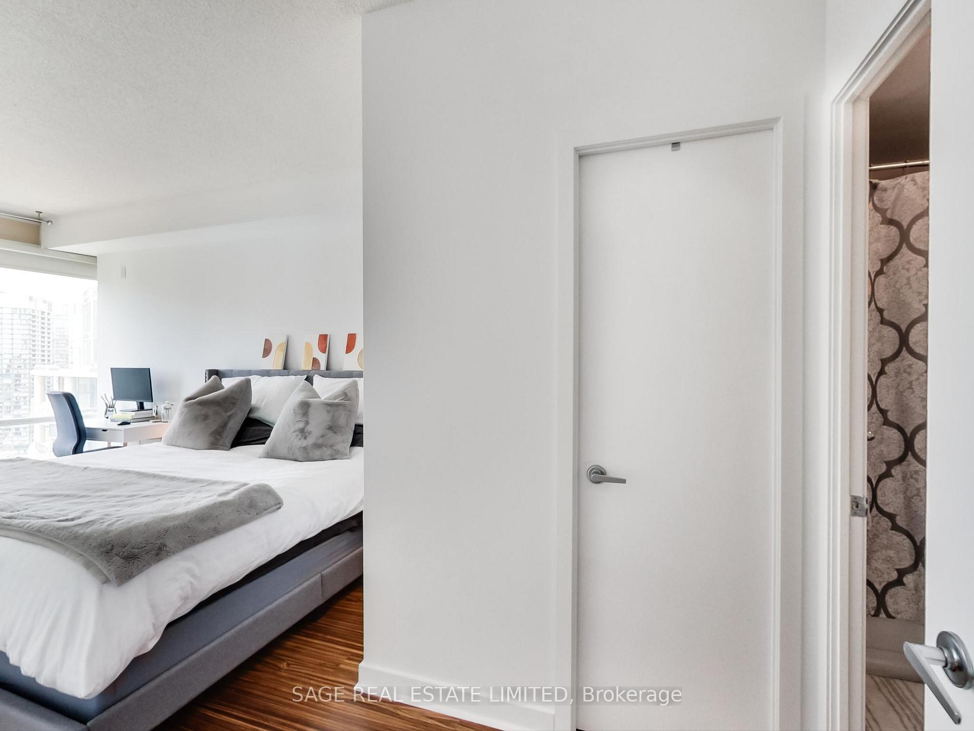 Photo 16 of Unit 3306, 361 Front Street, Toronto, Waterfront Communities — HOMEH