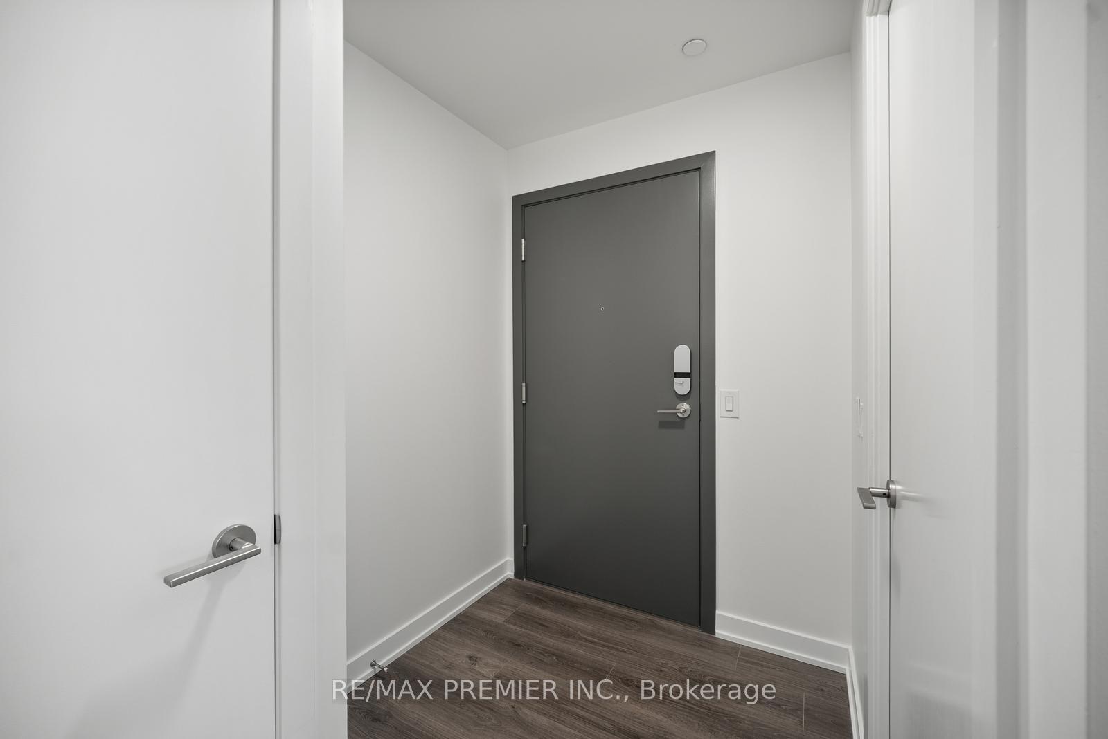Photo 6 of Unit 408, 9 Tecumseth Street, Toronto, Niagara — HOMEH