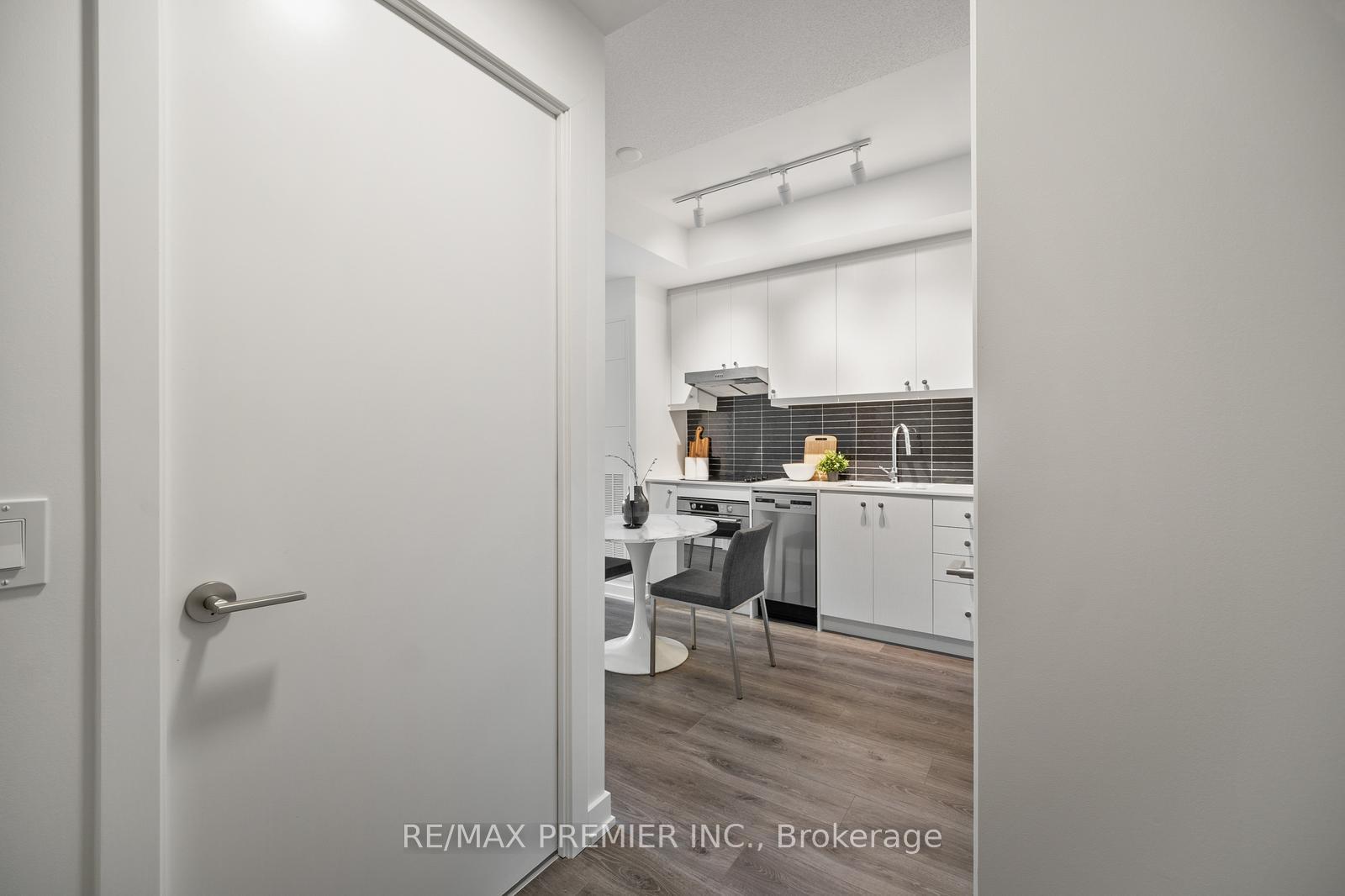 Photo 7 of Unit 408, 9 Tecumseth Street, Toronto, Niagara — HOMEH