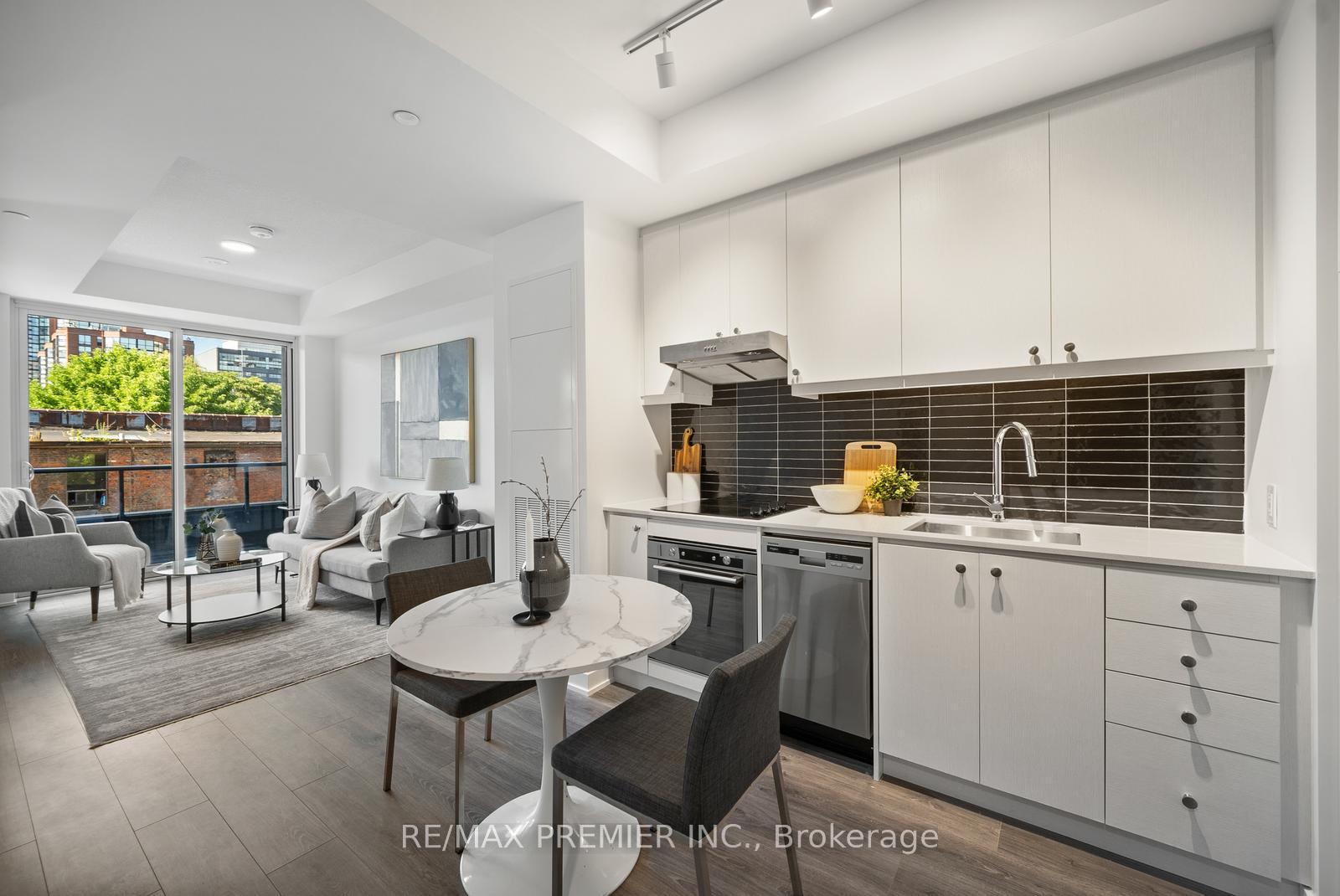 Photo 9 of Unit 408, 9 Tecumseth Street, Toronto, Niagara — HOMEH