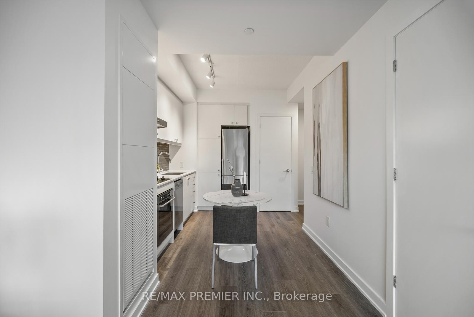 Photo 13 of Unit 408, 9 Tecumseth Street, Toronto, Niagara — HOMEH