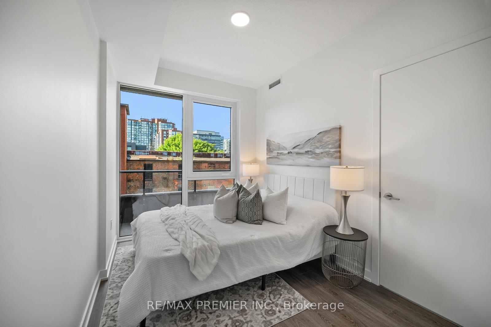 Photo 18 of Unit 408, 9 Tecumseth Street, Toronto, Niagara — HOMEH