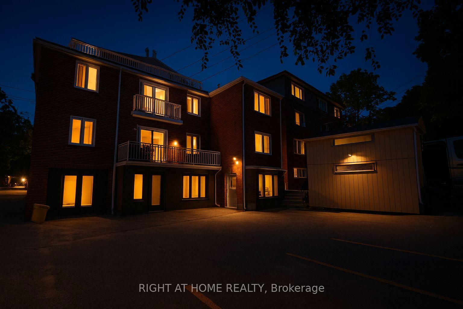 Photo 4 of Unit 12, 1695 Bathurst Street, Toronto, Forest Hill South — HOMEH