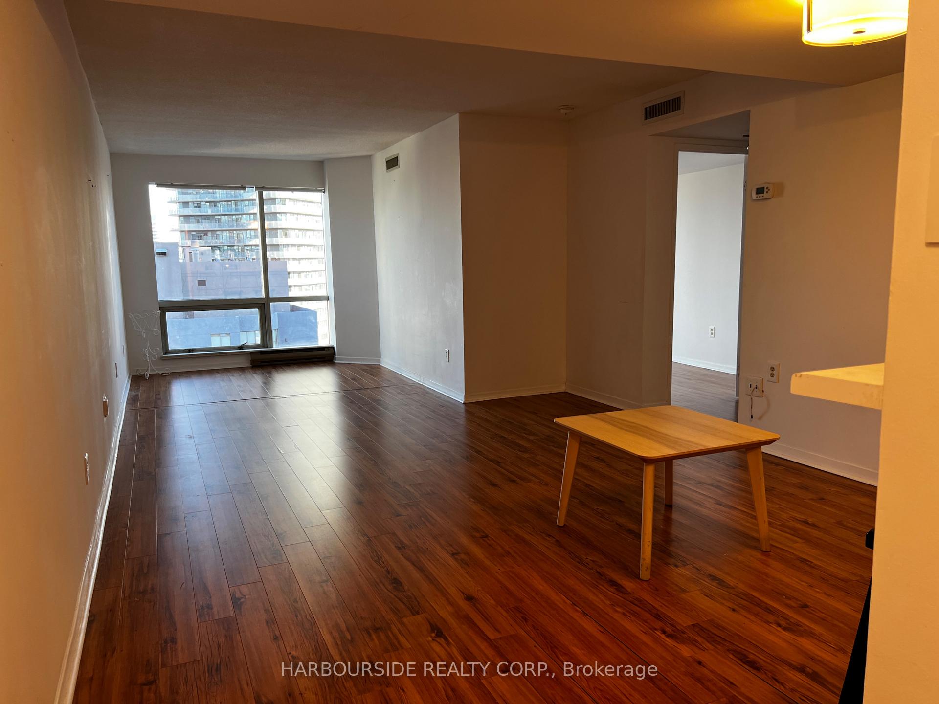 Front of Unit 3109, 1001 Bay Street