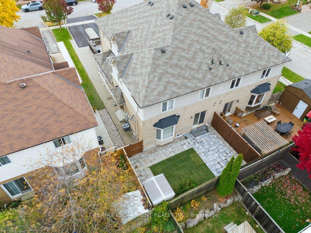 Photo 2 of 113 Thornlodge Drive, Hamilton, Waterdown — HOMEH