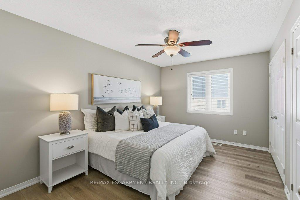 Photo 22 of 113 Thornlodge Drive, Hamilton, Waterdown — HOMEH