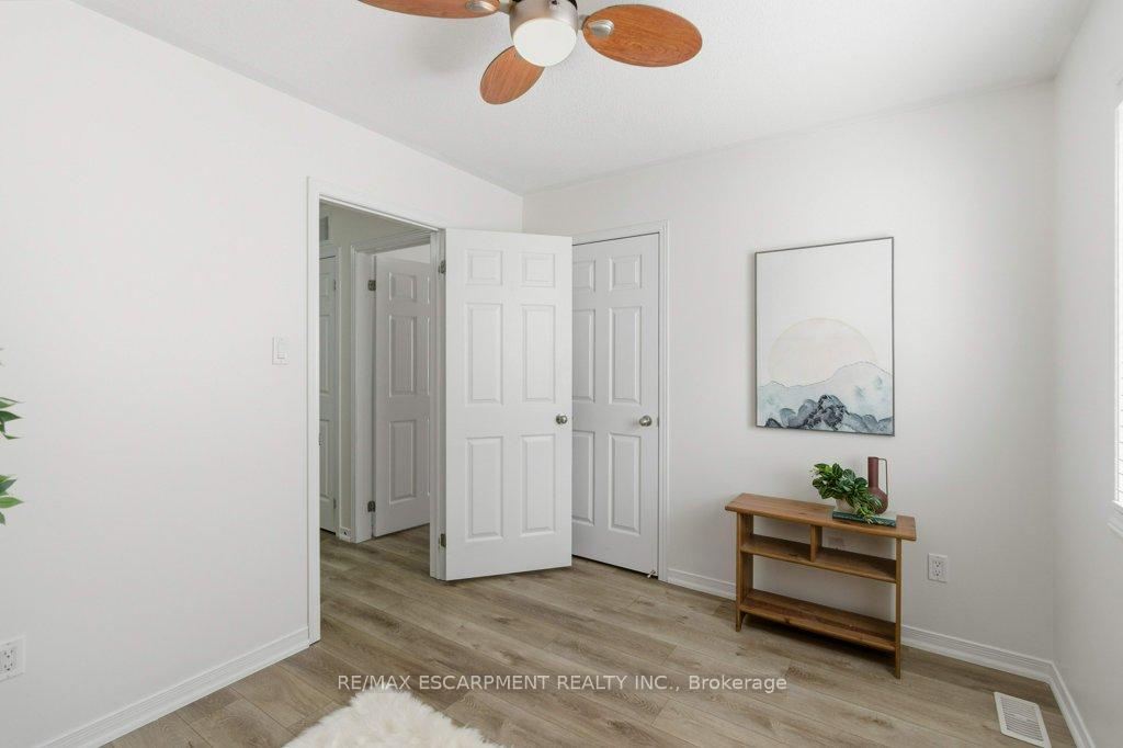 Photo 28 of 113 Thornlodge Drive, Hamilton, Waterdown — HOMEH