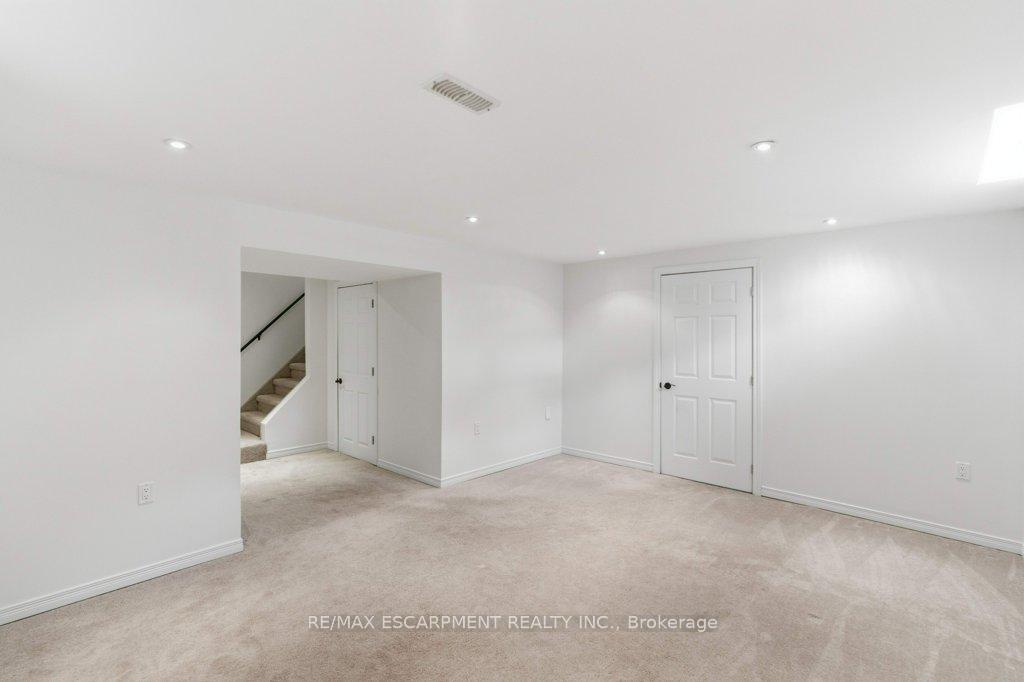 Photo 31 of 113 Thornlodge Drive, Hamilton, Waterdown — HOMEH