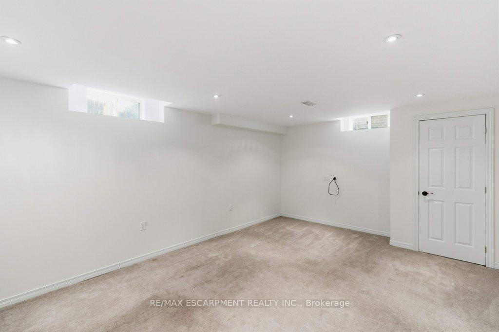 Photo 33 of 113 Thornlodge Drive, Hamilton, Waterdown — HOMEH