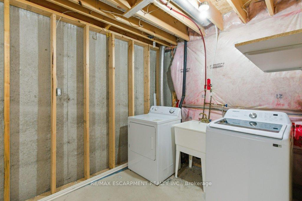 Photo 34 of 113 Thornlodge Drive, Hamilton, Waterdown — HOMEH