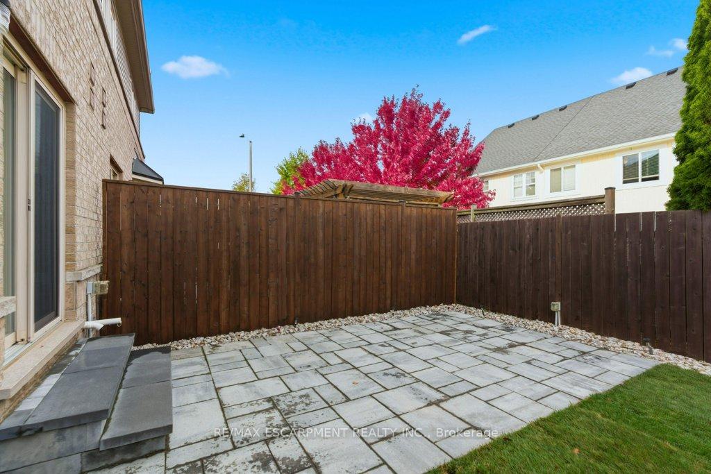 Photo 39 of 113 Thornlodge Drive, Hamilton, Waterdown — HOMEH