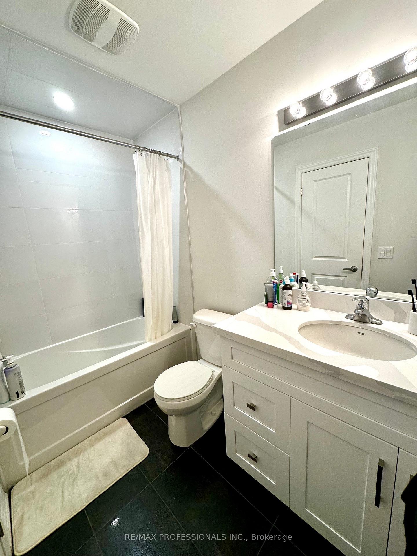 Photo 36 of 56 Denison Avenue, Brampton, Downtown Brampton — HOMEH