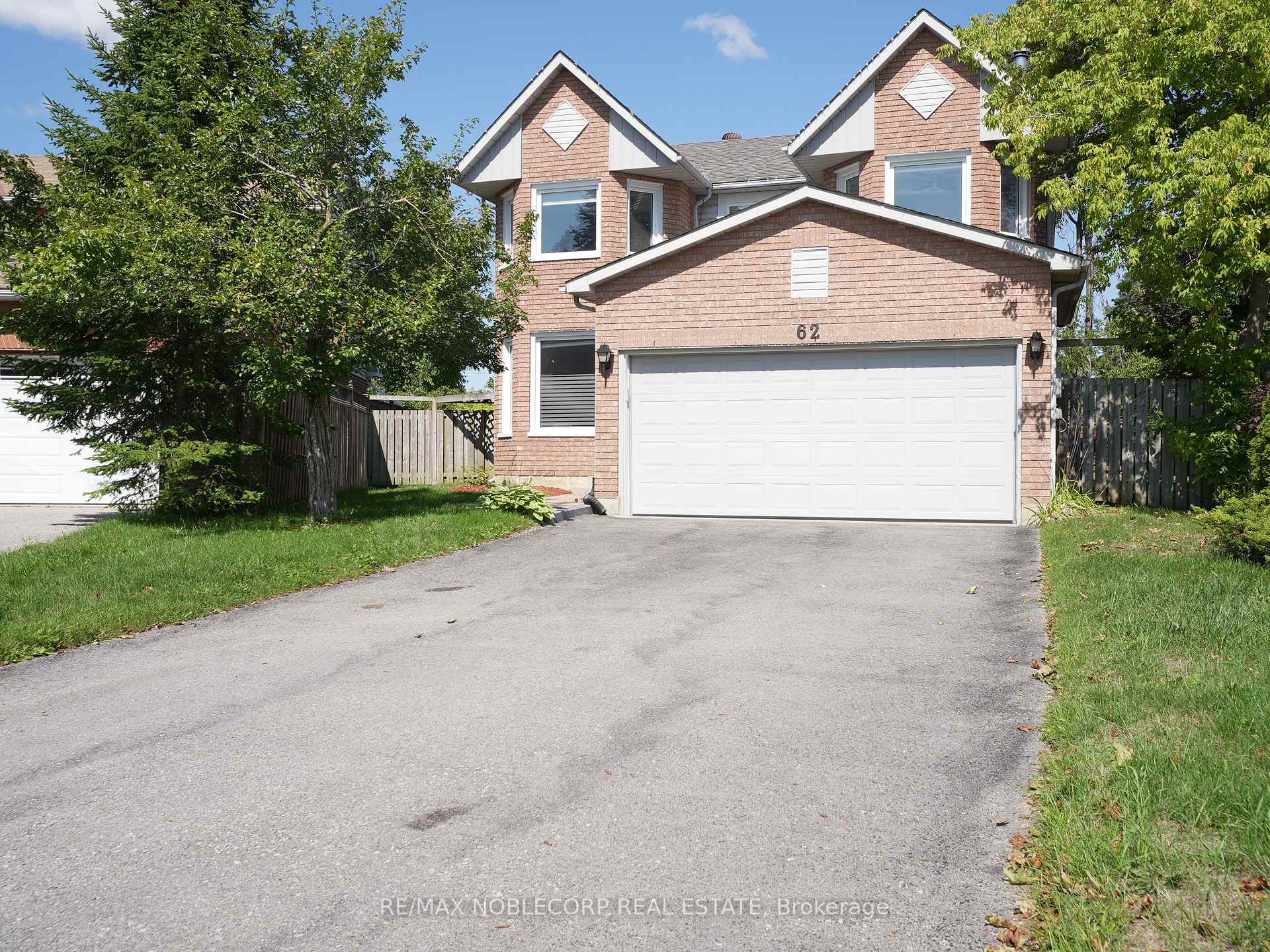 Photo 2 of 62 O'Shaughnessy Crescent, Barrie, Holly — HOMEH