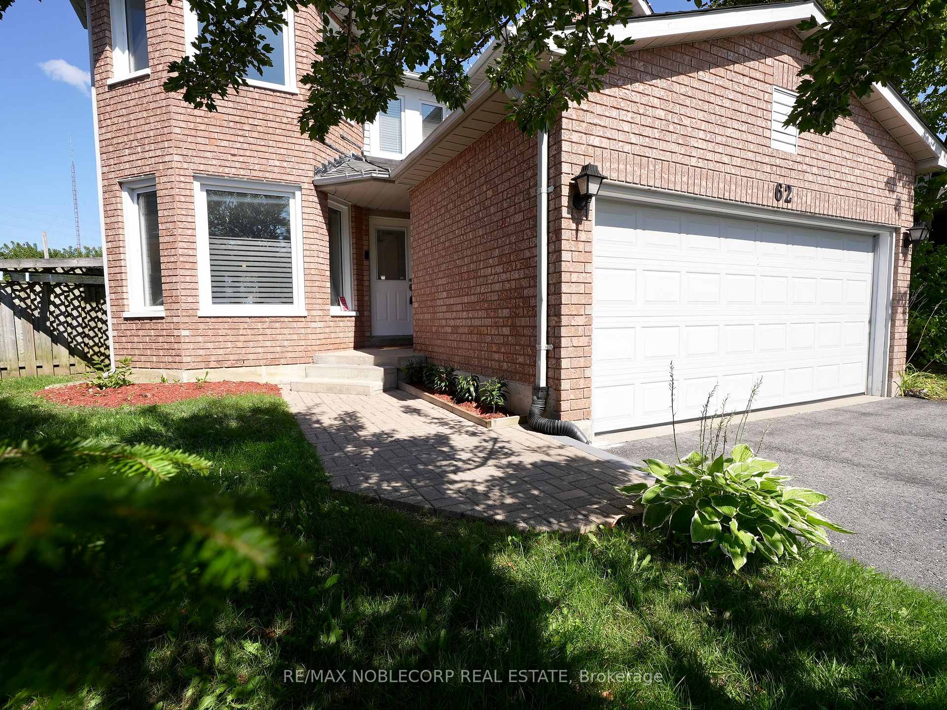 Photo 4 of 62 O'Shaughnessy Crescent, Barrie, Holly — HOMEH