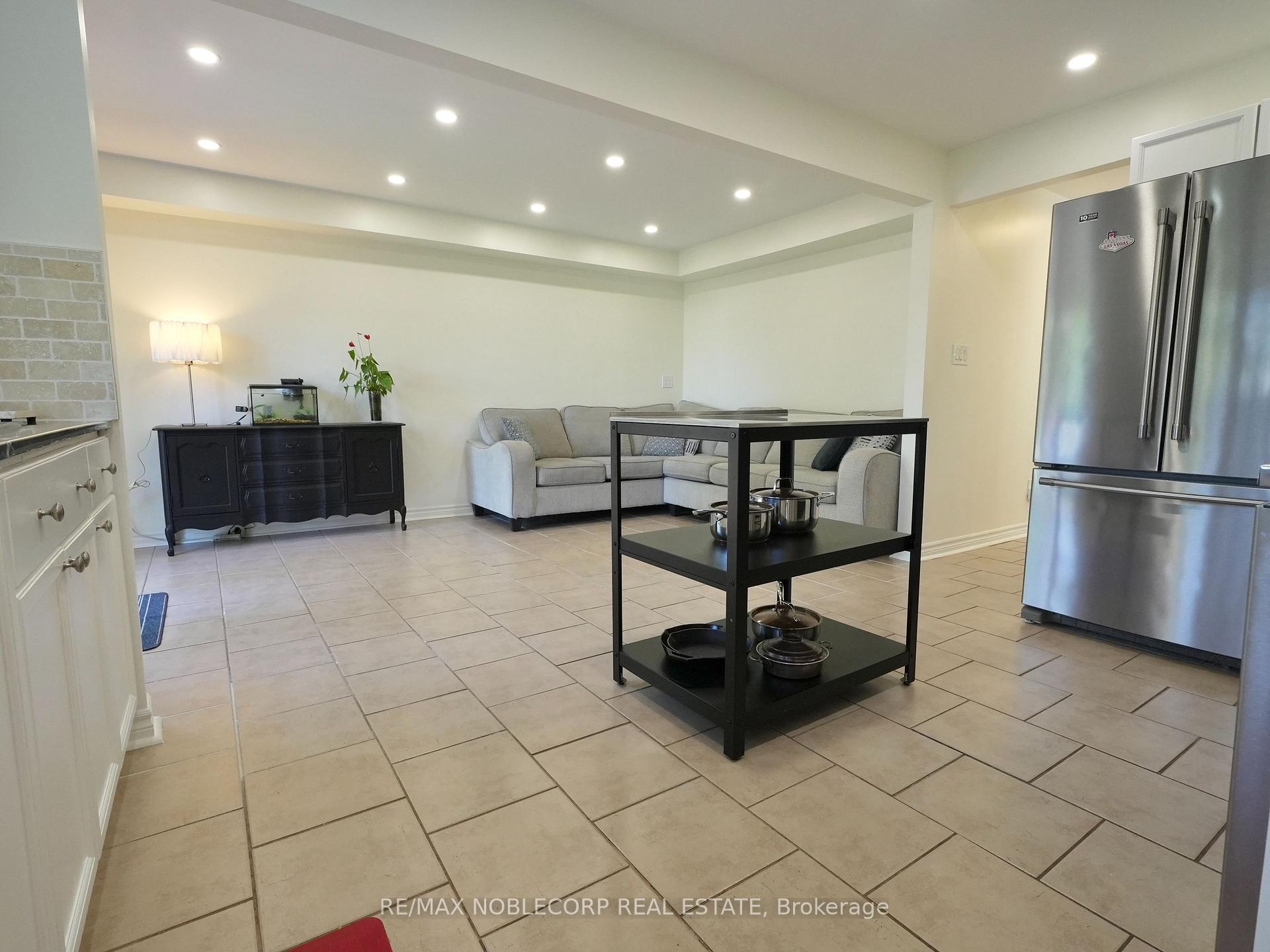 Photo 16 of 62 O'Shaughnessy Crescent, Barrie, Holly — HOMEH