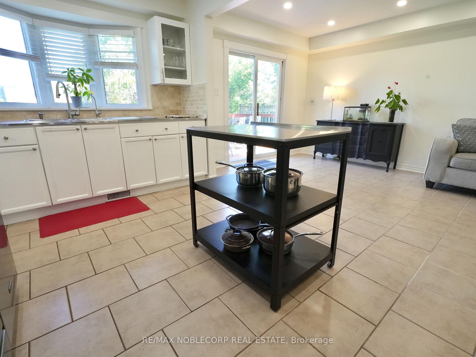 Photo 18 of 62 O'Shaughnessy Crescent, Barrie, Holly — HOMEH