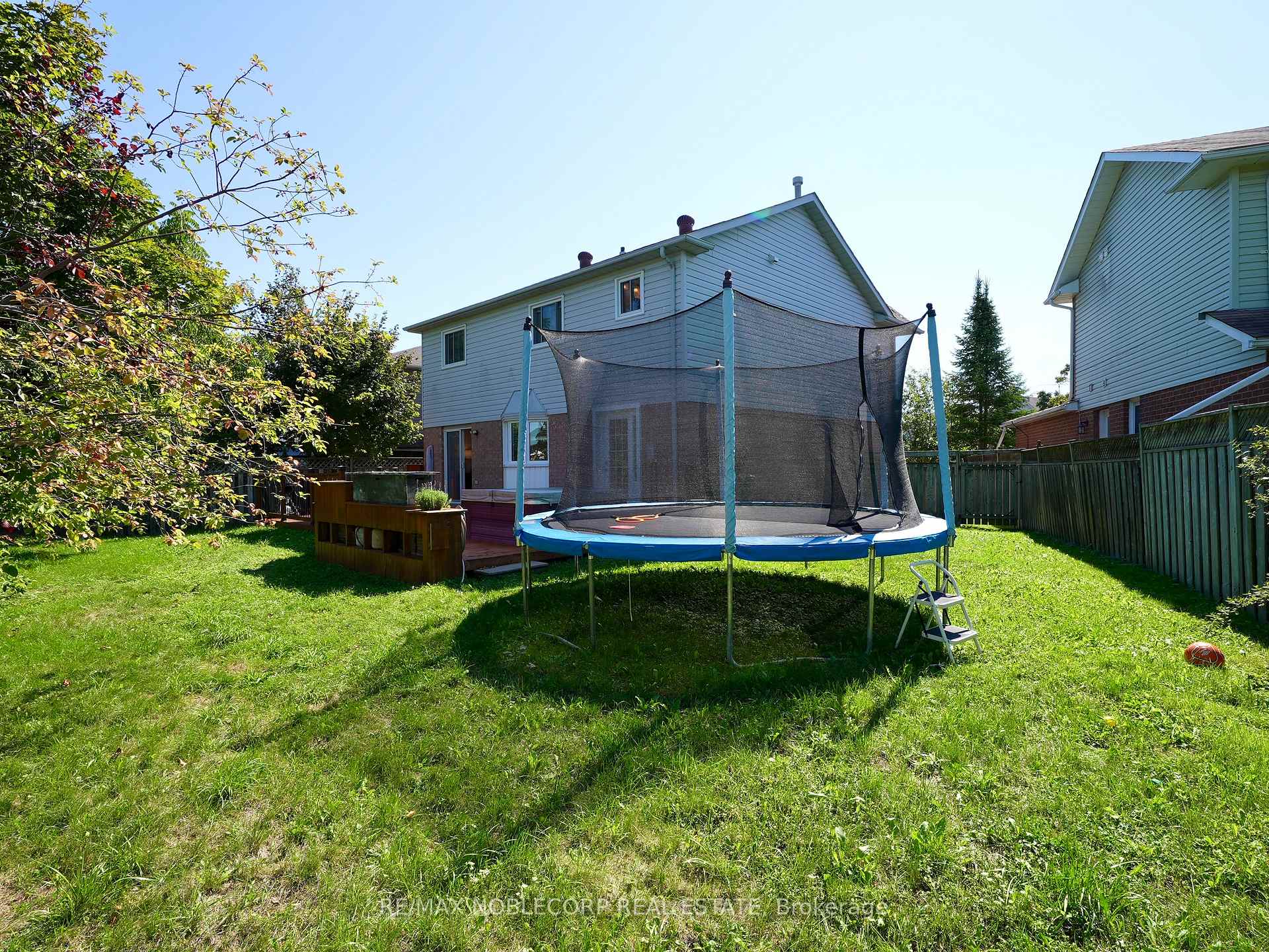 Photo 36 of 62 O'Shaughnessy Crescent, Barrie, Holly — HOMEH