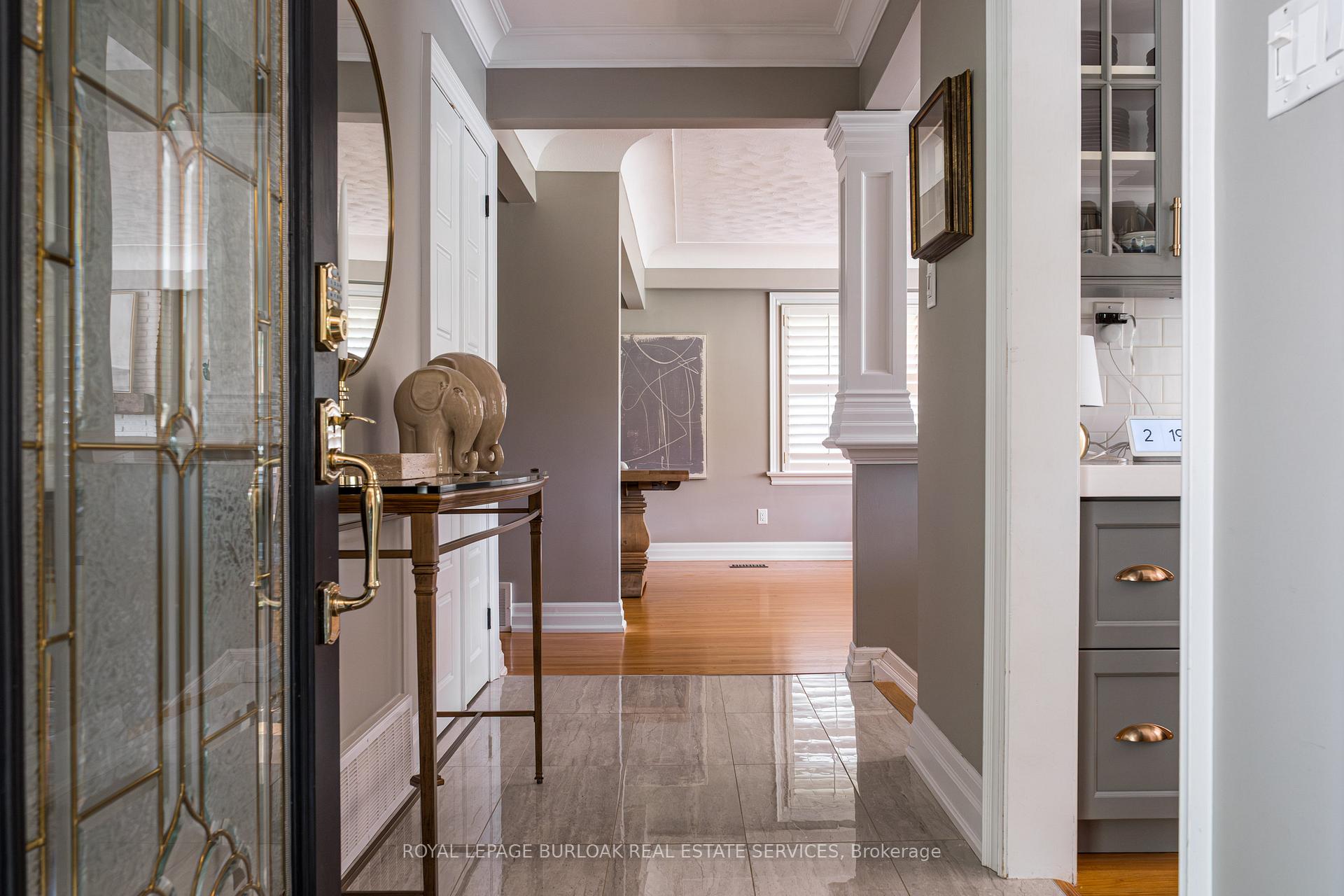 Photo 8 of 724 Kingsway Drive, Burlington, LaSalle — HOMEH