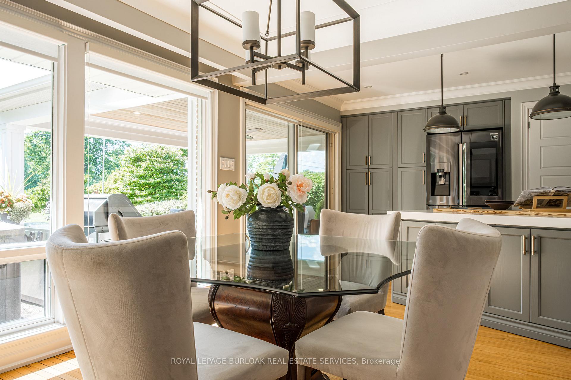 Photo 13 of 724 Kingsway Drive, Burlington, LaSalle — HOMEH