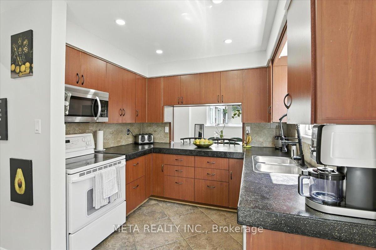 Photo 13 of 1567 Jaywin Circle, Pickering, Village East — HOMEH