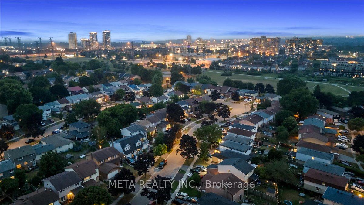 Photo 49 of 1567 Jaywin Circle, Pickering, Village East — HOMEH