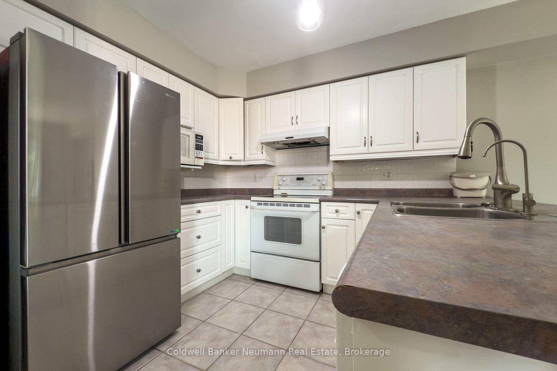 Photo 5 of 67 Gaw Crescent, Guelph, Pineridge/Westminster Woods — HOMEH