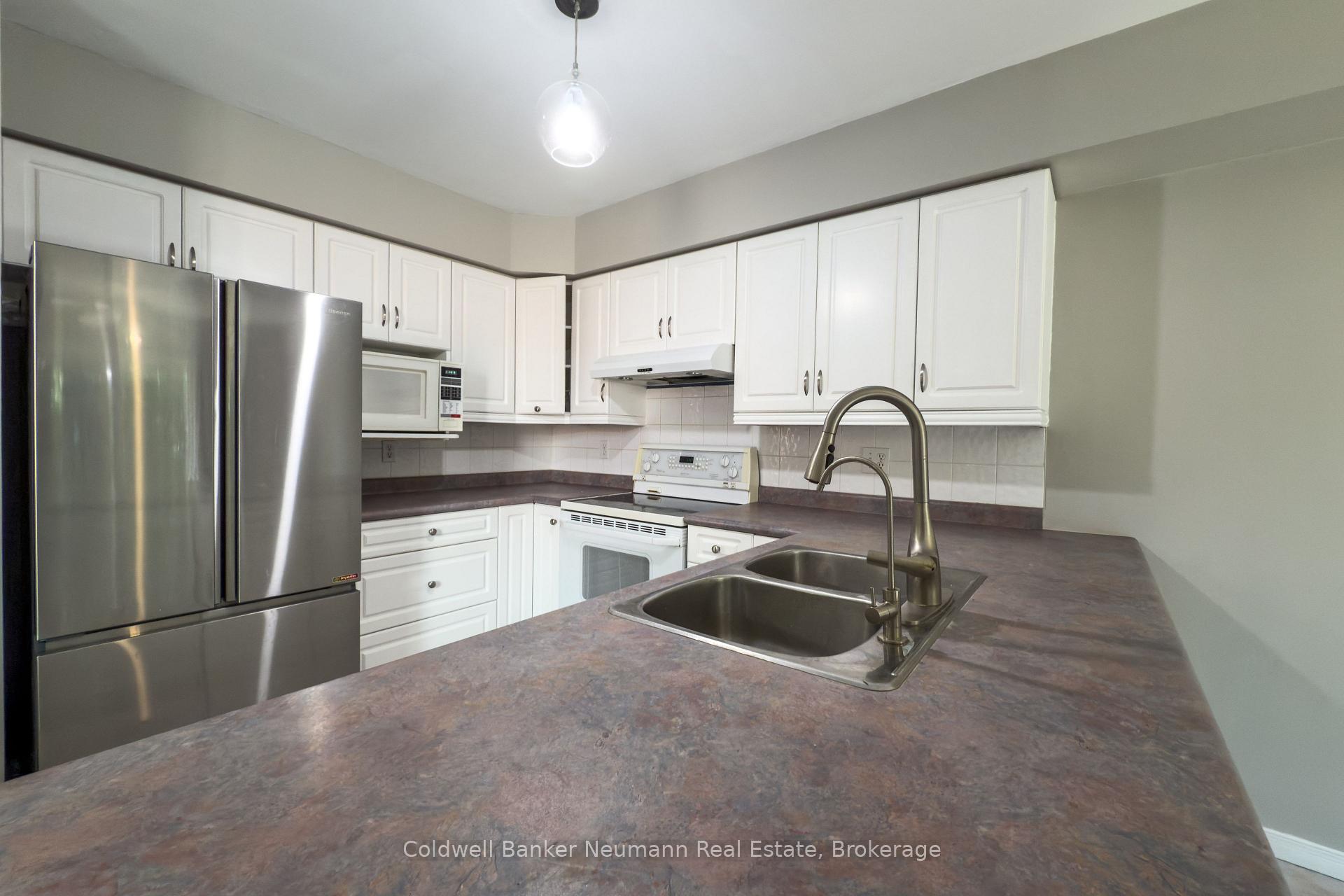 Photo 6 of 67 Gaw Crescent, Guelph, Pineridge/Westminster Woods — HOMEH