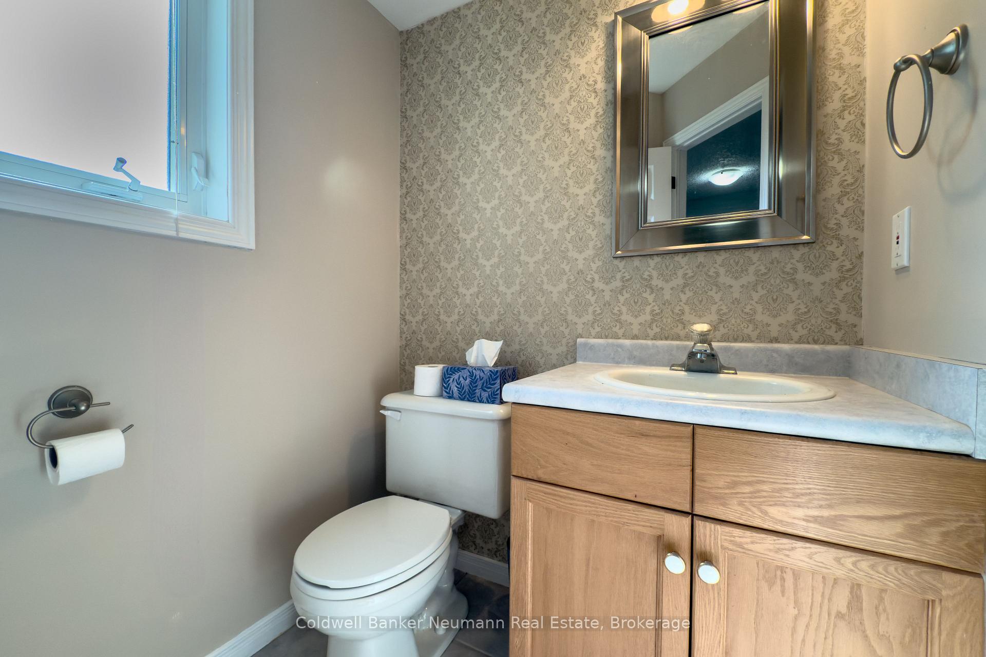 Photo 8 of 67 Gaw Crescent, Guelph, Pineridge/Westminster Woods — HOMEH