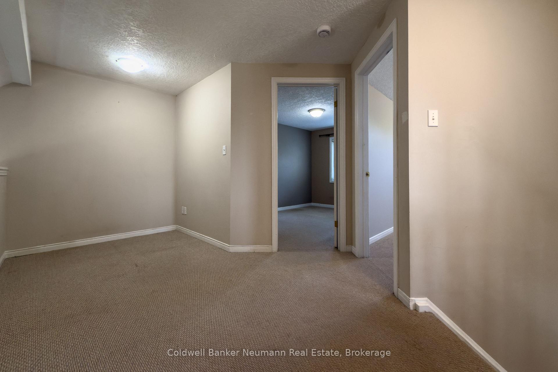 Photo 9 of 67 Gaw Crescent, Guelph, Pineridge/Westminster Woods — HOMEH