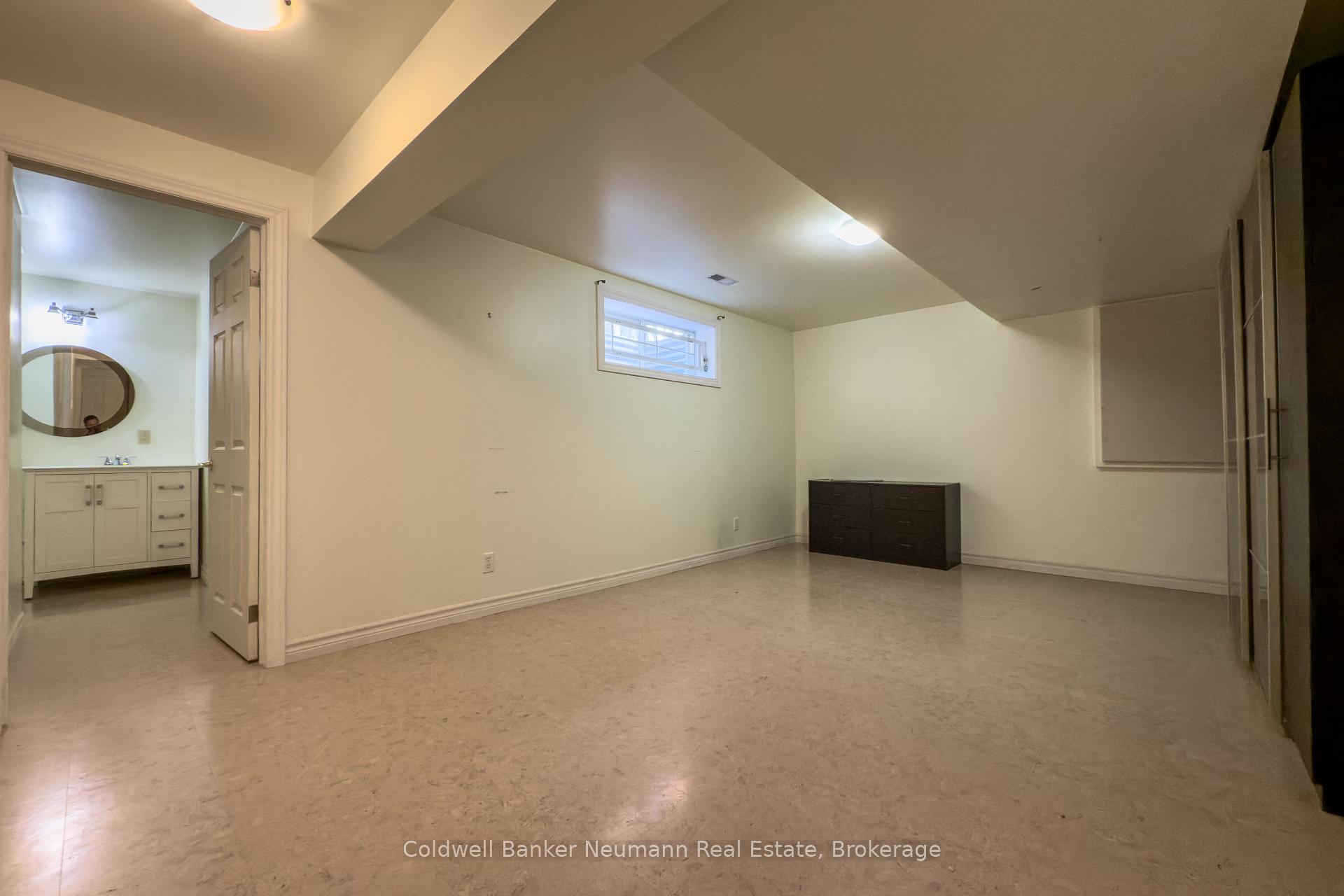 Photo 14 of 67 Gaw Crescent, Guelph, Pineridge/Westminster Woods — HOMEH