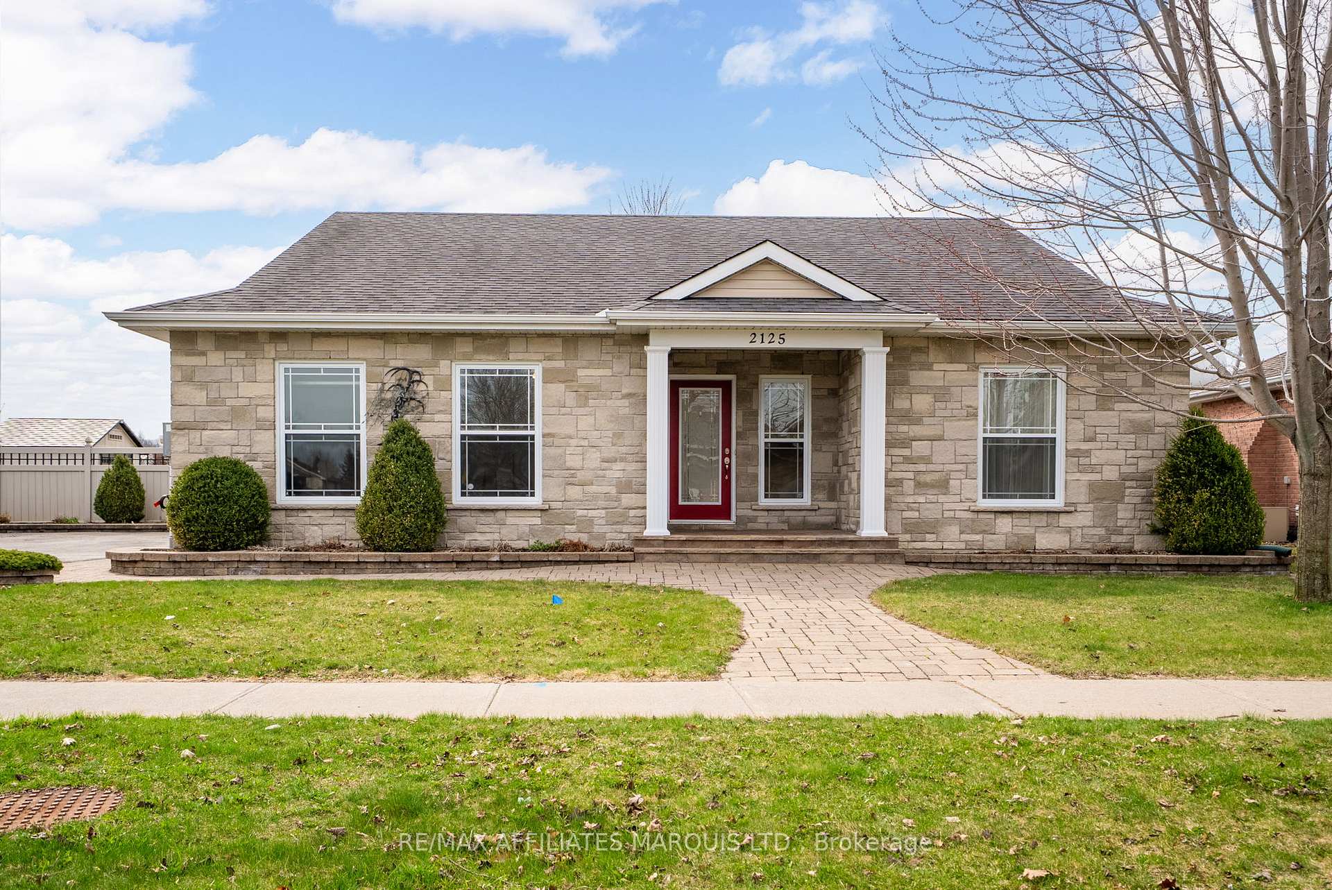 Photo 3 of 2125 Concorde Avenue, Cornwall — HOMEH