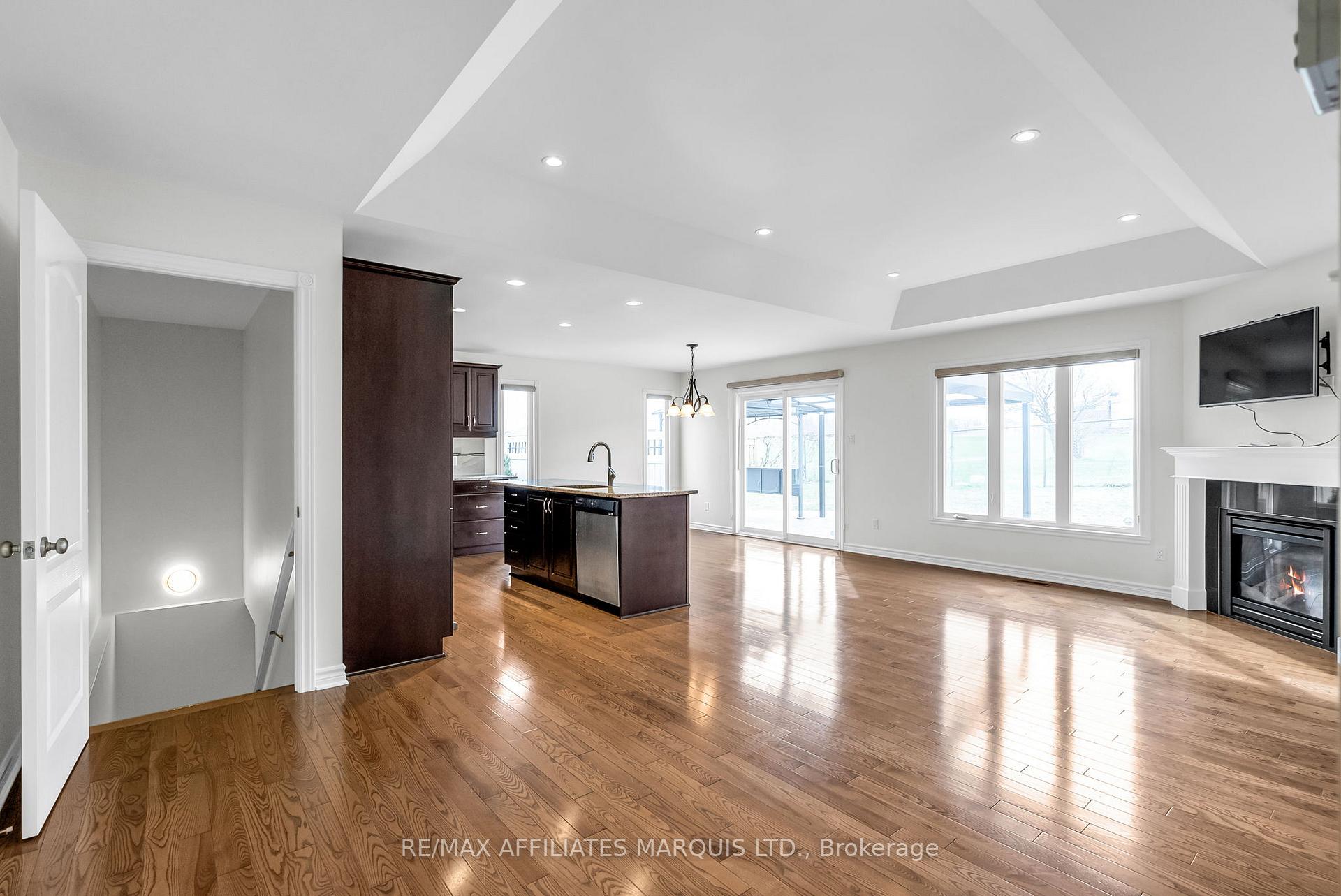 Photo 8 of 2125 Concorde Avenue, Cornwall — HOMEH