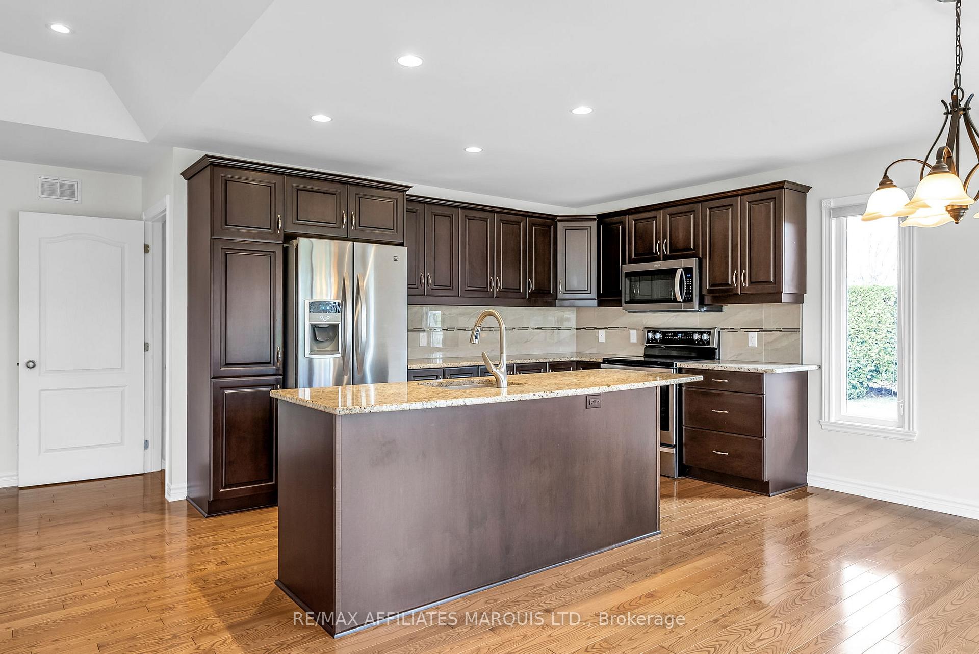 Photo 9 of 2125 Concorde Avenue, Cornwall — HOMEH