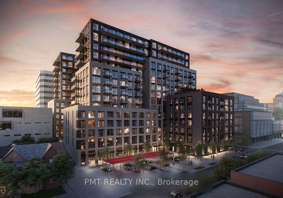 Front of Unit 637, 543 Richmond Street W