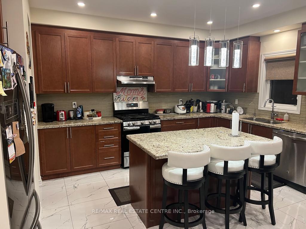 Photo 9 of 15 Lola Crescent, Brampton, Northwest Brampton — HOMEH