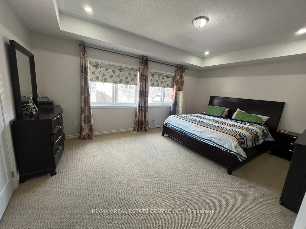 Photo 11 of 15 Lola Crescent, Brampton, Northwest Brampton — HOMEH
