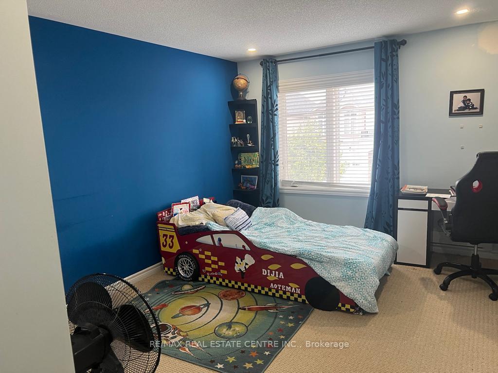 Photo 16 of 15 Lola Crescent, Brampton, Northwest Brampton — HOMEH
